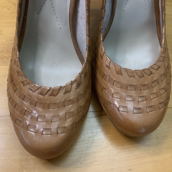 Andrew Geller “Knot” Woven Leather Platform Stacked heels Women's size 7.5M EUC - Picture 3 of 11